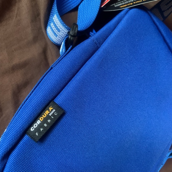 Supreme Shoulder Bag - SS18.  ( tags still on ) - Picture 3 of 4